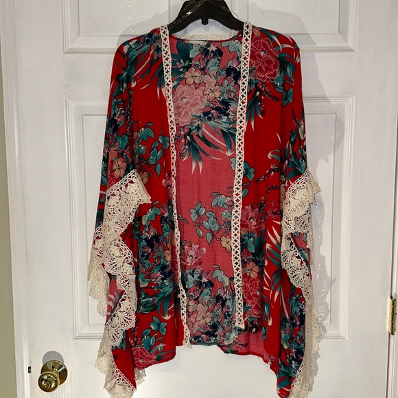 Altar'd State Tops - Like new! Boho Alter’d State, tropical cover-up M / L kimono
